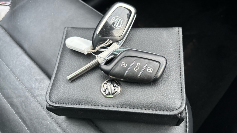 MG Hs 1.5 T-GDI Exclusive 5dr Petrol Hatchback